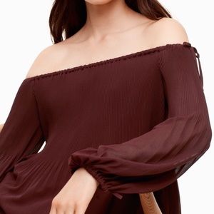 Aritzia Wilfred Talence Off-the-Shoulder blouse